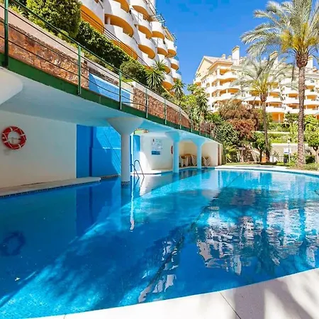Spacious Near Puerto Banus Apartment *