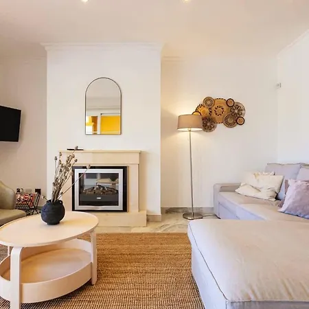 Spacious Near Puerto Banus *