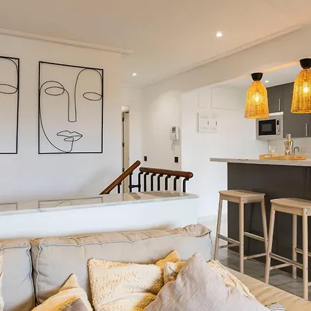 Spacious Near Puerto Banus 马尔韦利亚