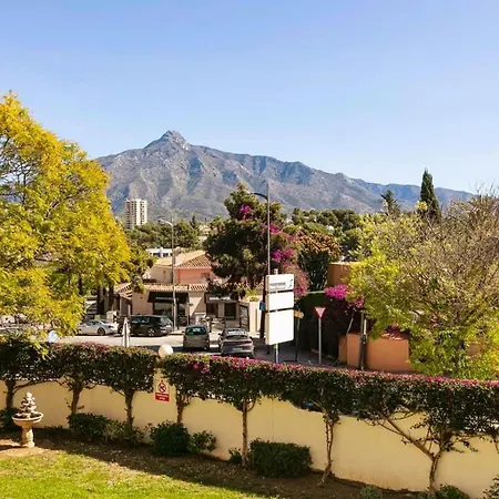 公寓 Spacious Near Puerto Banus 马尔韦利亚