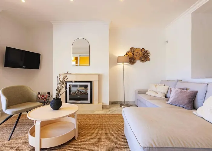 Spacious Near Puerto Banus *