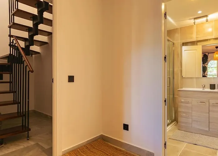 Spacious Near Puerto Banus マルベーリャ