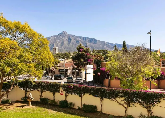 公寓 Spacious Near Puerto Banus 马尔韦利亚